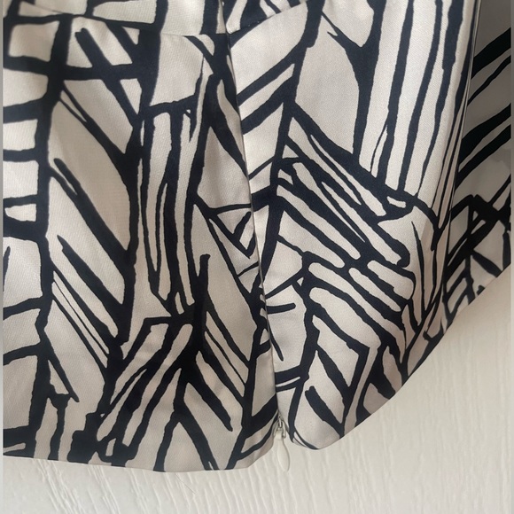 Gorgeous & Stylish Fancy Halter Top - Picture 4 of 6